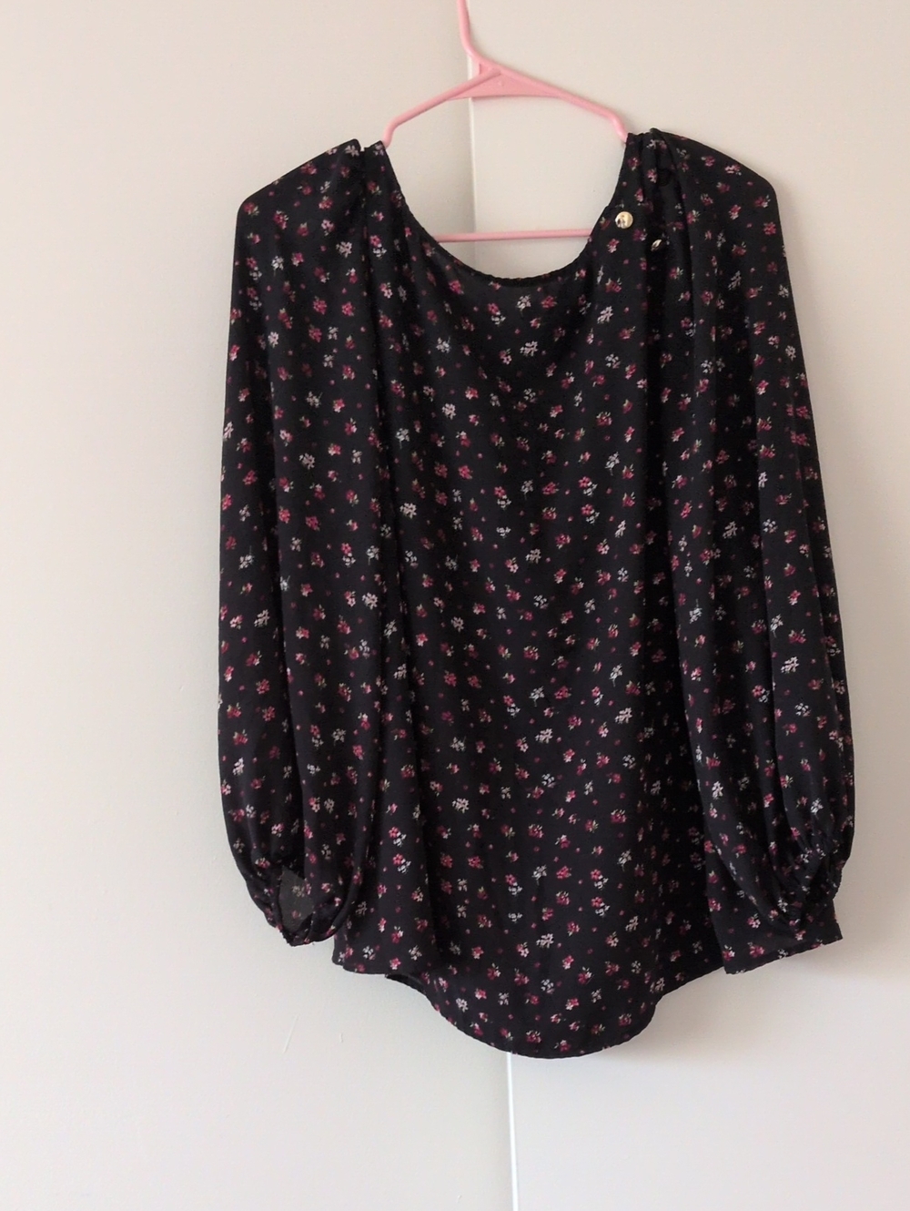 Zac & Rachel Black Floral Puff-Sleeve Blouse